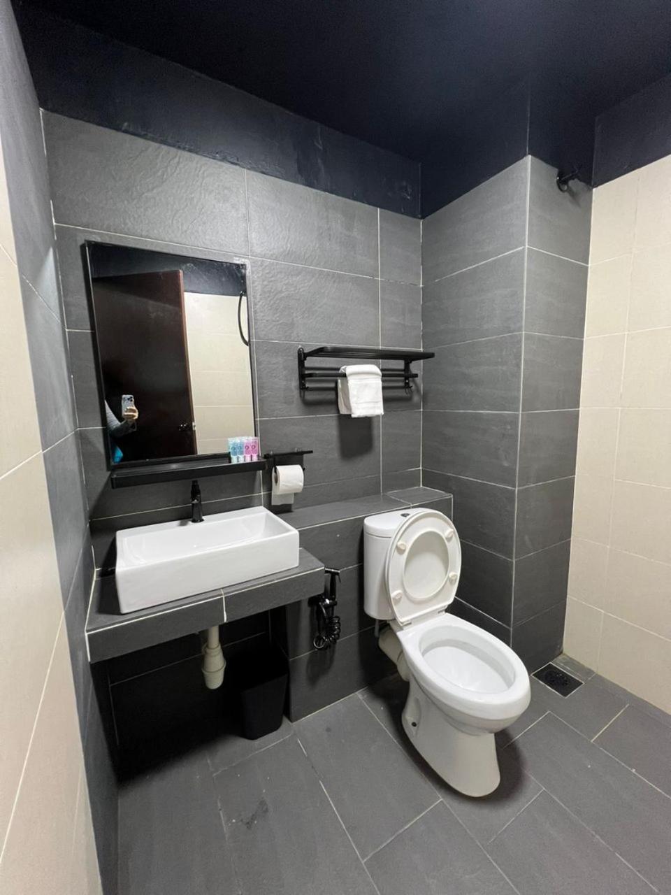 Samsara Studio Apartment At Kompleks Mutiara Gm Gua Musang Exteriör bild